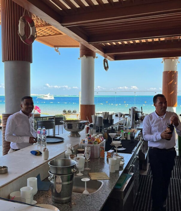 Rixos Premium Magawish Hurghada beach bar